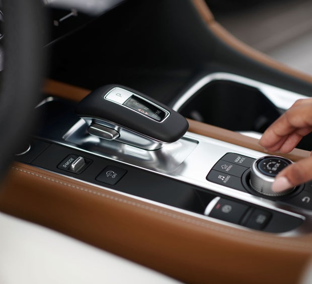 2023 INFINITI QX60 Key Features - Wireless Apple CarPlay® integration | SANFORD INFINITI in Sanford FL